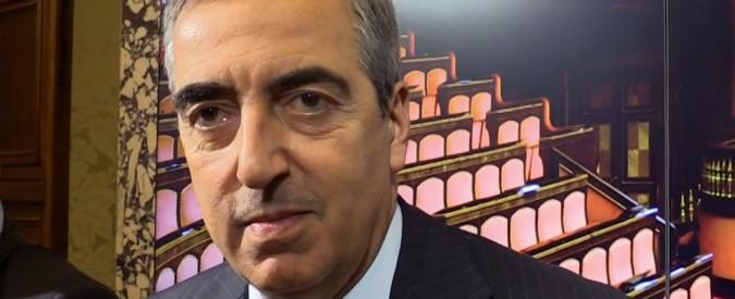 Copertina di Legittima difesa, Gasparri: “Renzi annuncia modifiche alla Legge? E’ una nostra vittoria”