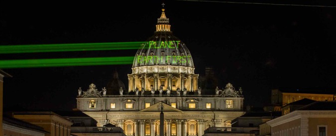 Copertina di ‘Planet earth first’, perché abbiamo scelto di accogliere così Trump in Vaticano