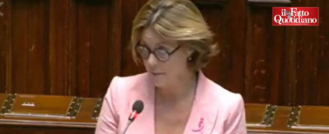 Copertina di Vaccini, Lorenzin: “Per chi non li fa ci sarà sempre segnalazione Asl. Tribunali minorili decidono su patria potestà”