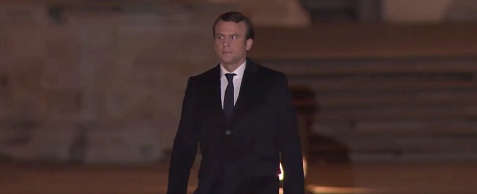 Copertina di Francia, Macron celebra l’Europa. Arriva al Louvre sulle note dell’Inno alla Gioia