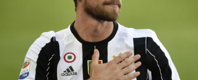 Claudio Marchisio, il suo post sulla tragedia dei migranti scatena polemiche: “Pensa alla Champions che è più importante de sti 4 monnezzari”