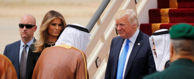 Copertina di Melania e Ivanka Trump senza velo in Arabia Saudita come Michelle Obama e Theresa May
