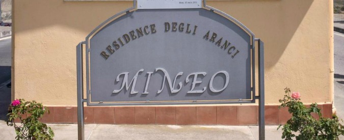 Cara di Mineo, la commissione parlamentare d’inchiesta: “Sprechi, indagini e business: chiudere il centro”