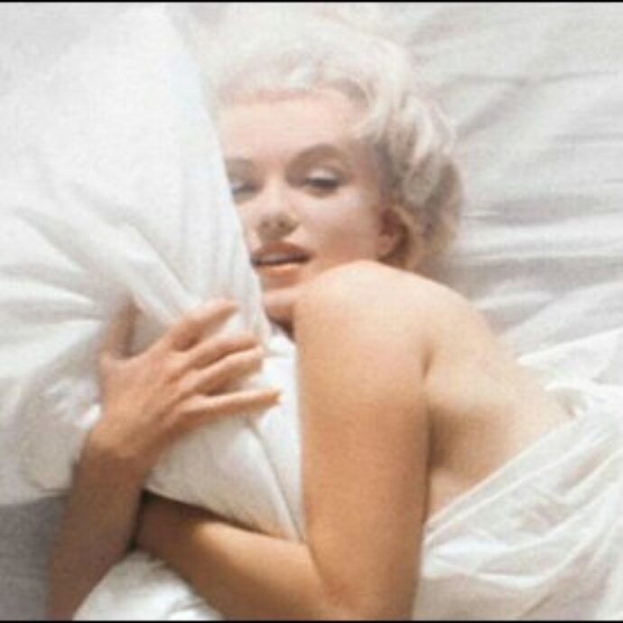 “Marilyn Monroe uccisa per le sue relazioni pericolose con i fratelli Kennedy, Frank Sinatra e alcuni mafiosi. Sapeva cose pericolose”: lo rivela James Patterson