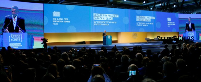 Copertina di Obama a Milano: “Lavorare per un mondo più sostenibile”. Messaggio a Trump: “Continuità su politiche clima”