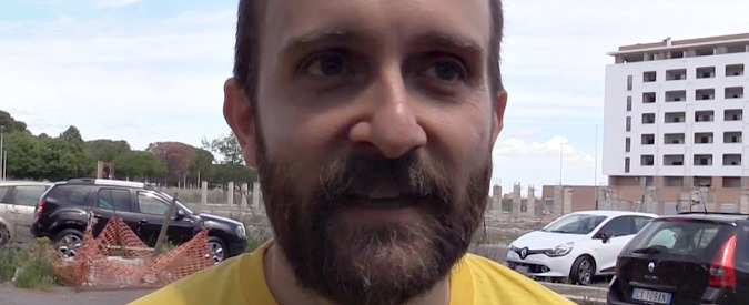 Copertina di Emergenza rifiuti Roma, Orfini contro Raggi: “Magliette gialle spot elettorale? Mi sarei aspettato un grazie”