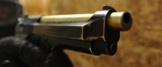 Copertina di Teramo, si spara per gioco con la pistola del padre: è in condizioni critiche
