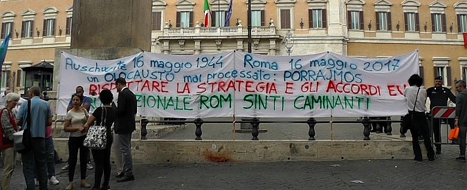 Copertina di “Italiani vivono tra topi e container marci. Chi sono? Rom e sinti”. La loro protesta a Montecitorio