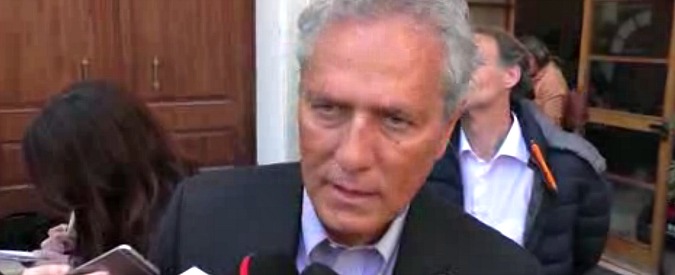 Copertina di Emergenza rifiuti Roma, Rutelli: “Raggi? Per governare non bastano i tweet”