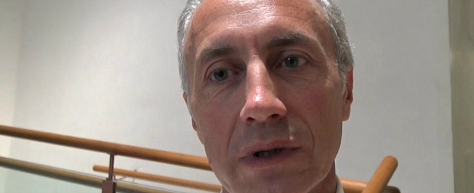 Copertina di Legge elettorale, Travaglio: “Tra Renzi e Berlusconi è il leader Pd che rischia di più. Ecco perché”