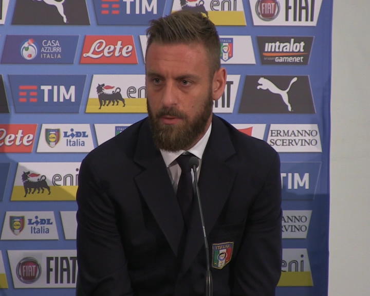 Copertina di Roma, De Rossi: “Spalletti all’Inter? Mi dispiace, ma ci adatteremo”