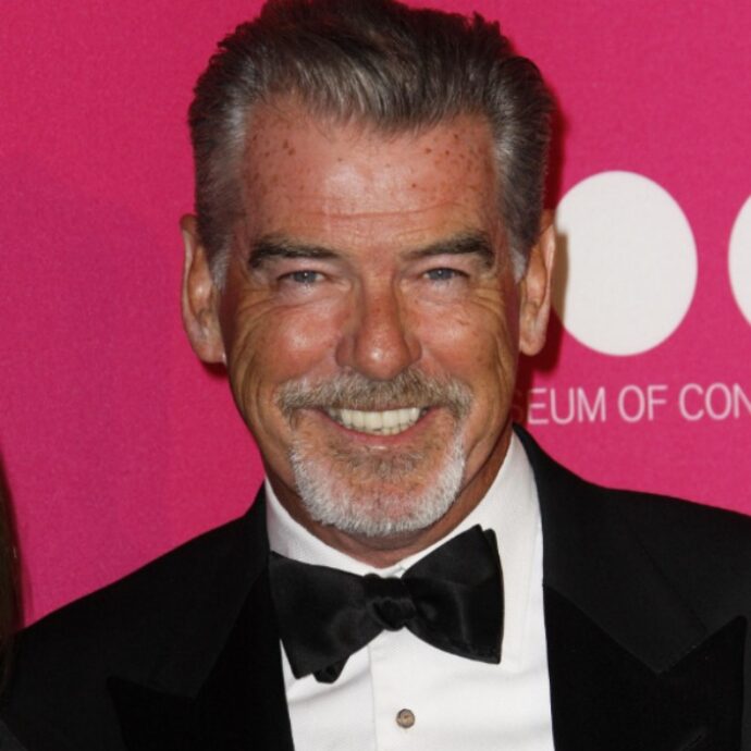 “A 73 anni sento che il tempo passa, ma ho avuto la fortuna di ereditare dei buoni geni. Speriamo che duri. Chi sarà il prossimo attore a fare James Bond? Mia moglie mi ha detto di non parlare”: così Pierce Brosnan
