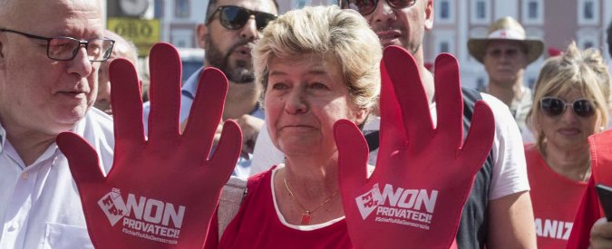 Copertina di Nuovi voucher, Cgil in piazza: “Se volete il lavoro pagatelo”. D’Alema: “Vergogna”. Epifani: “Governo ha usato trucco”