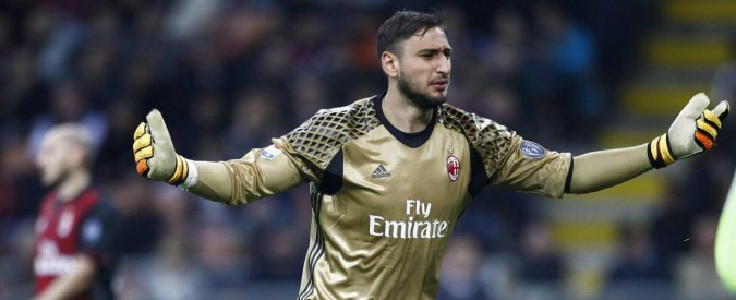 Copertina di Milan, Donnarumma non rinnova. I tifosi: “Vai a baciare la maglia degli altri”