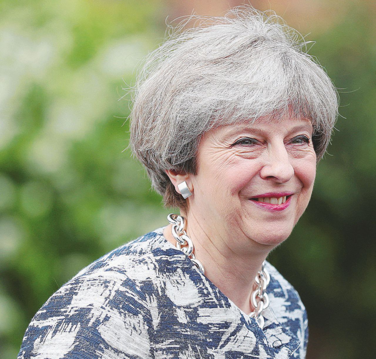 Sfidanti - Theresa May (Conservatori, a sinistra) Elezioni inglesi, la gara dove vince chi perderà