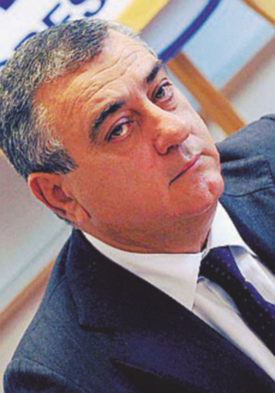 Minacce a funzionario comunale, indagato Luigi Cesaro (FI) Minacce a funzionario comunale, indagato Luigi Cesaro (FI)