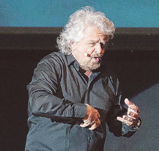 Copertina di Grillo silenzia i parlamentari: “Si va avanti, ha deciso il web”