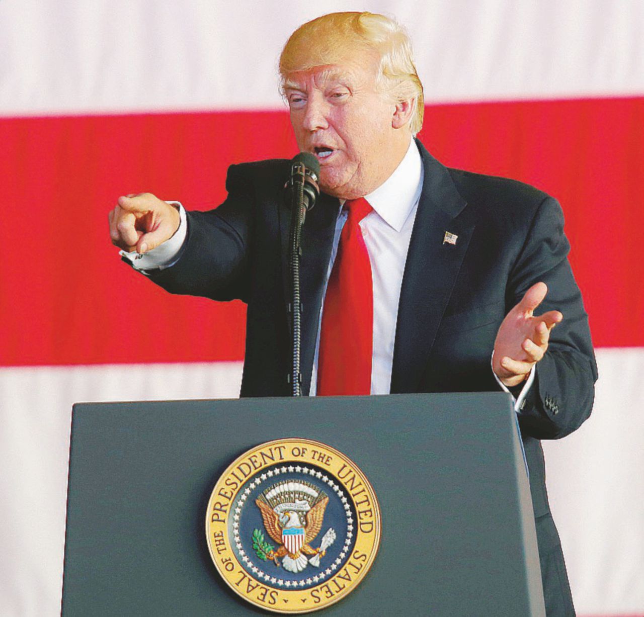 Clima, Trump lo smargiasso delude anche Topolino Clima, Trump lo smargiasso delude anche Topolino