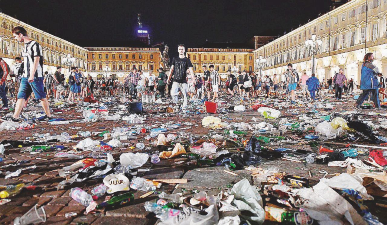 Copertina di Torino sfiora un Heysel-bis: troppe falle nella sicurezza