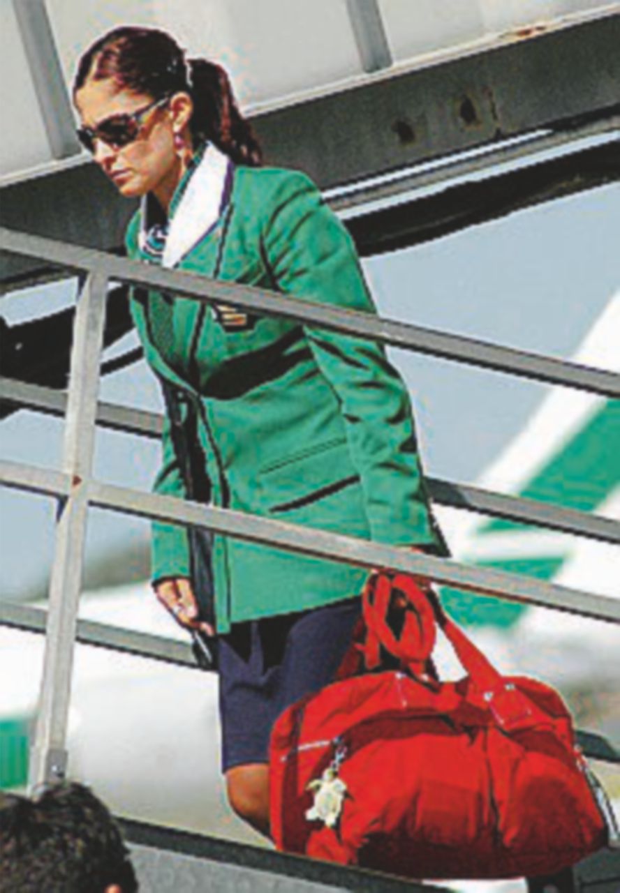 Alitalia, 1358 persone in cassa integrazione. I piloti: sarà sciopero Alitalia, 1358 persone in cassa integrazione. I piloti: sarà sciopero