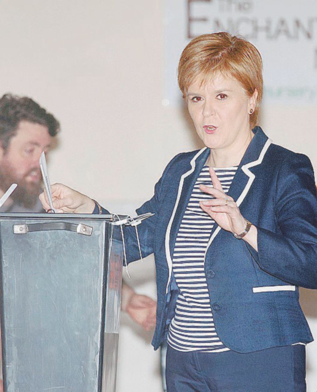 Alternativa - Nicola Sturgeon L’altra donna nell’urna: Nicola anti-Theresa per l’indipendenza della sua Scozia