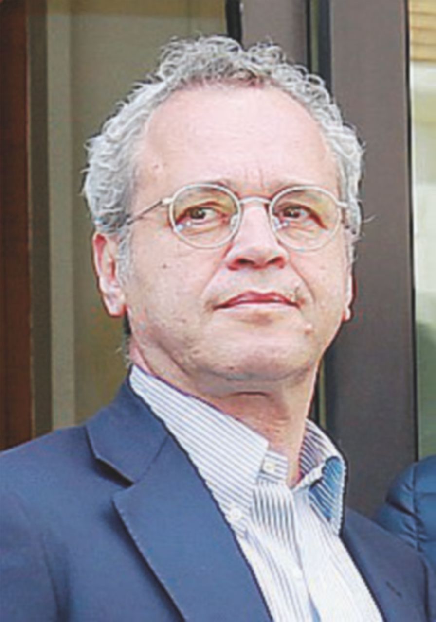 Maratone televisive su tutte le reti con esperti e exit poll Maratone televisive su tutte le reti con esperti e exit poll