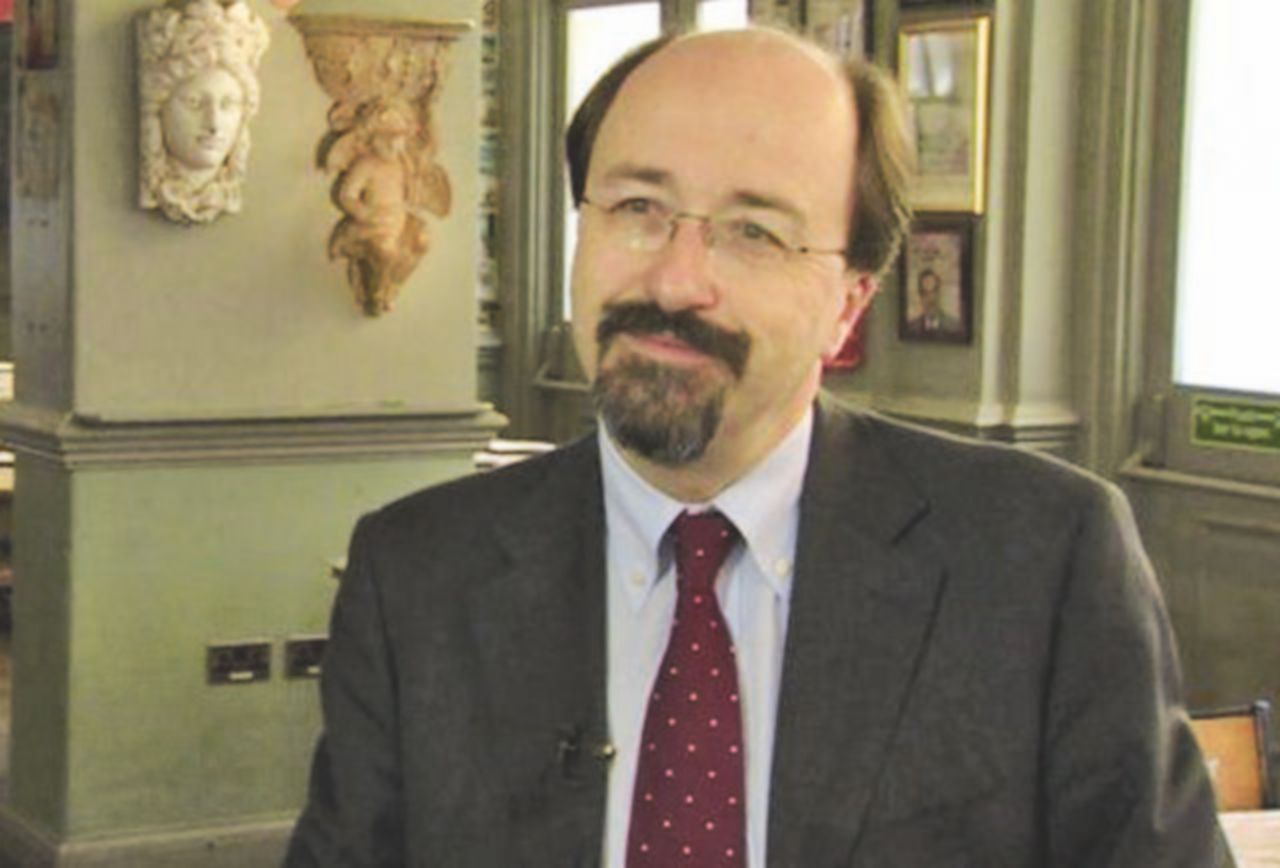 Osservatore - Bill Emmott conosce il panorama politico italiano: agli anni di Berlusconi ha dedicato il documentario “Girlfriend in a coma” - Ansa “Theresa come Gentiloni: nessun carisma”
