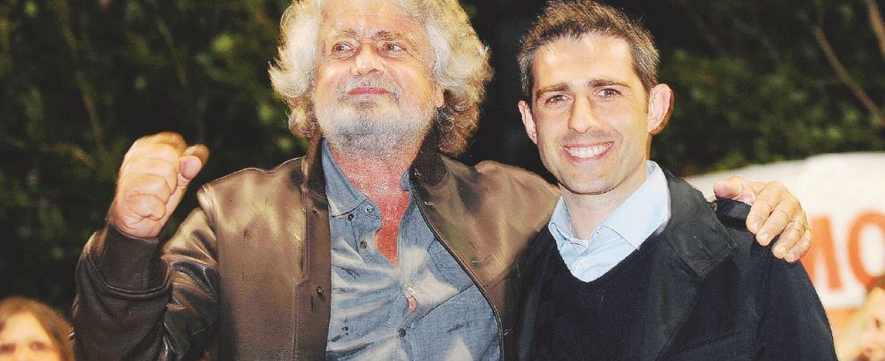 Bei tempi - Solo 5 anni fa, Beppe Grillo festeggiava con Federico Pizzarotti la vittoria del M5S a Parma - Ansa Veti, scomuniche e veleni: così affondano le liste M5S