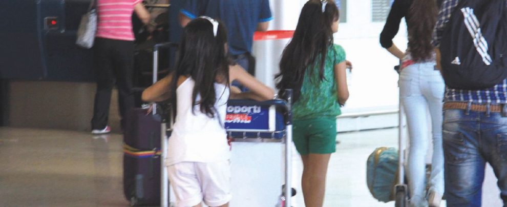 26.500 - È il numero dei minori non accompagnati presenti sul suolo italiano - Ansa Perseguire d’ufficio chi abusa minori? “È meglio evitare…”