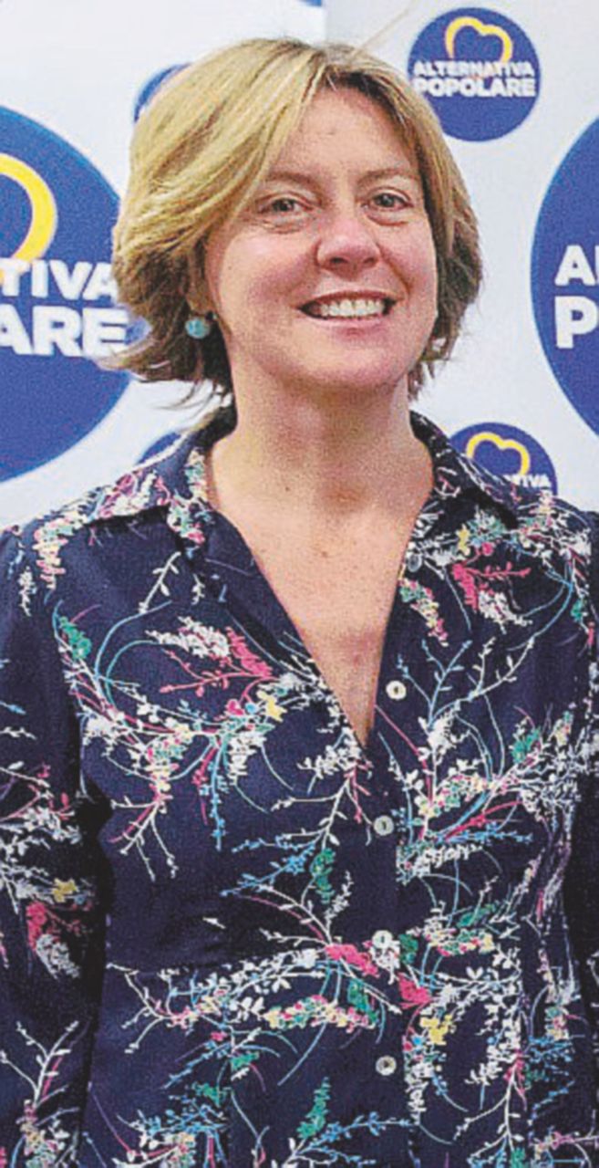 Scontro - Il ministro della Salute, Beatrice Lorenzin, e il governatore veneto, Luca Zaia - Ansa Vaccini, giravolta del ministero sui dati del Veneto