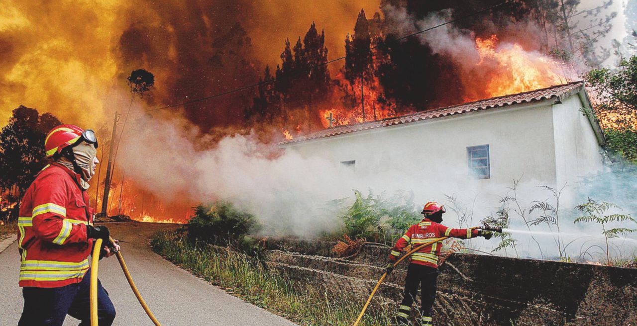 Apocalisse di fuoco: 61 morti carbonizzati Apocalisse di fuoco: 61 morti carbonizzati