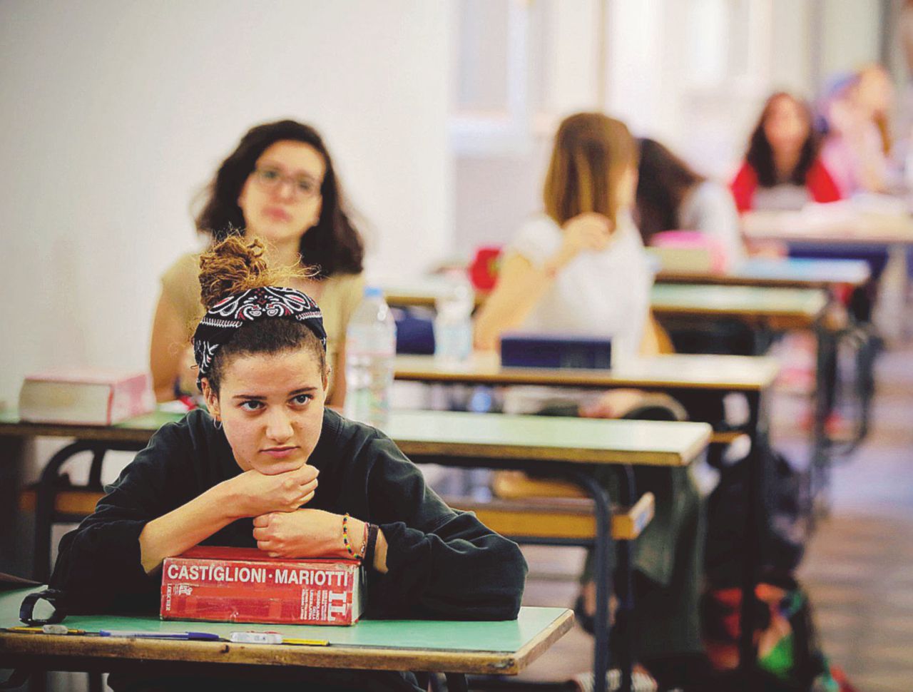 Si parte con il tema - Oggi circa mezzo milione di studenti affrontano la prima prova della Maturità - LaPresse “La Maturità è ancora utile ma darei spazio alla creatività”