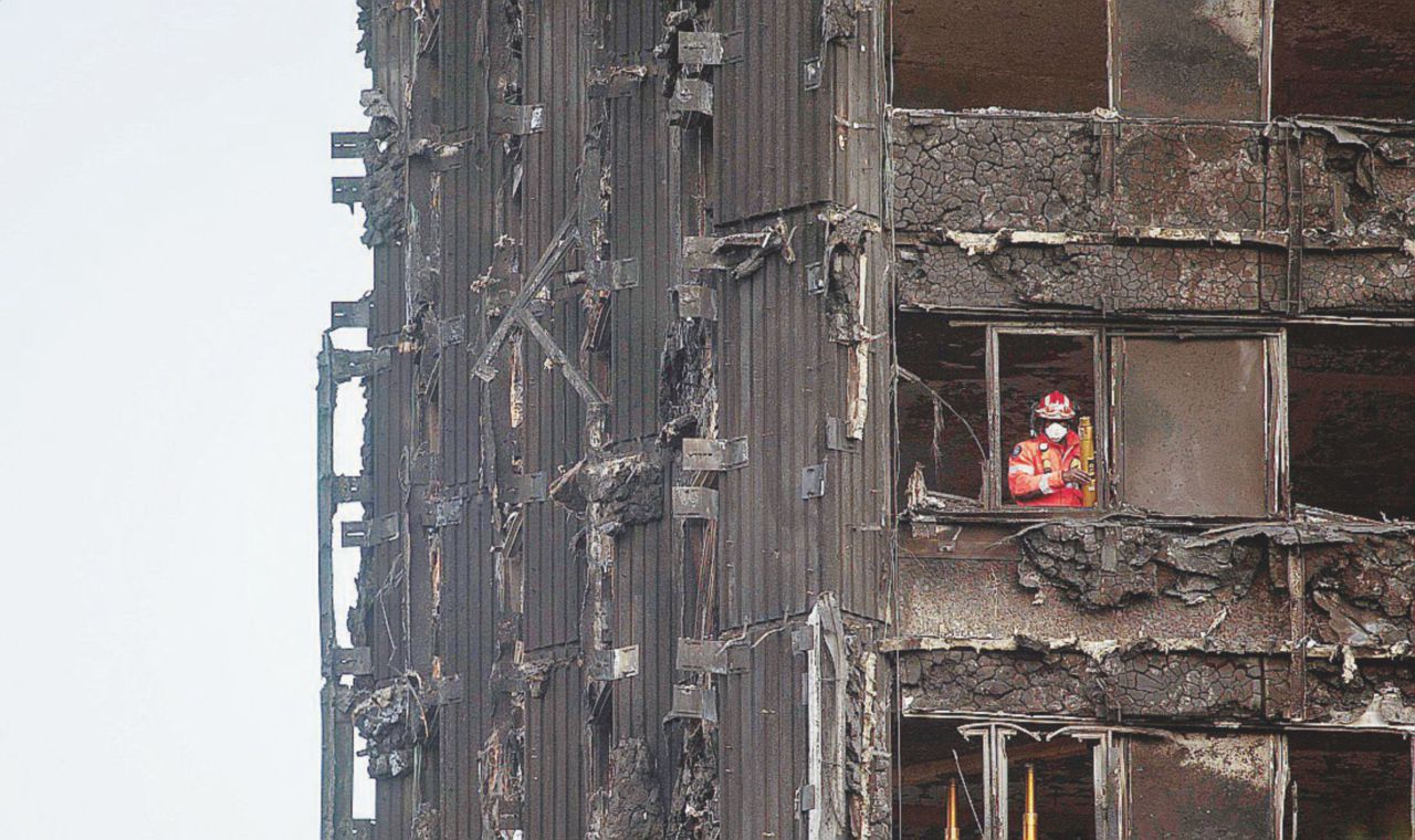 La trappola letale della torre Grenfell ignorata dai pompieri La trappola letale della torre Grenfell ignorata dai pompieri