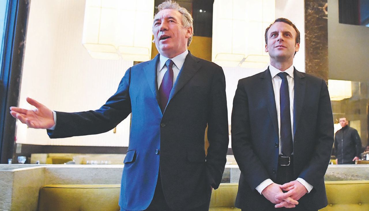 Pezzo da 90 - Francois Bayrou ed Emmanuel Macron Cucù, Bayrou non c’è più. Macron senza zavorra
