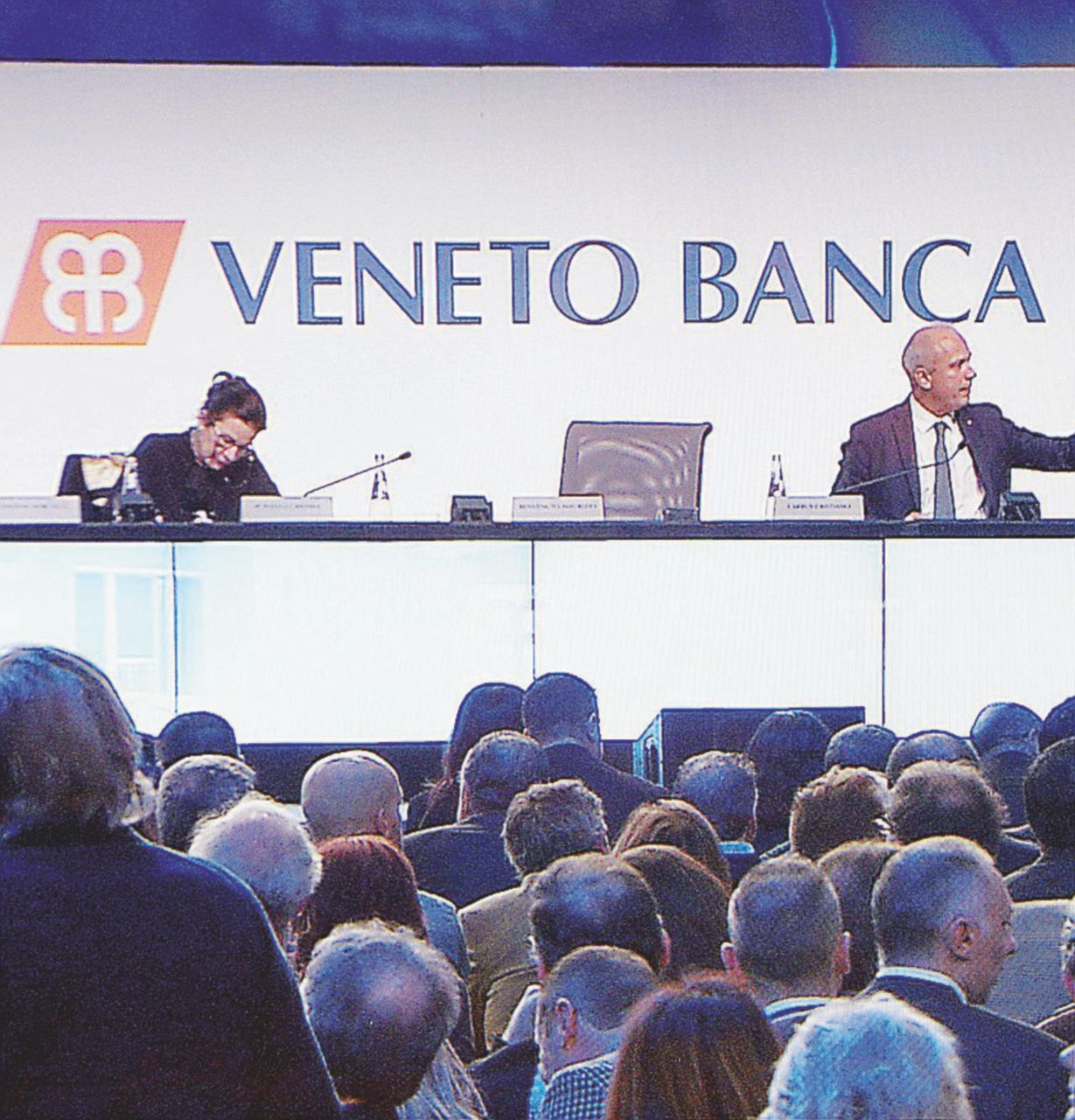 Creatività finanziaria - Intesa si prenderà la polpa delle venete - LaPresse Il governo liquida le venete, Intesa si prende il bottino
