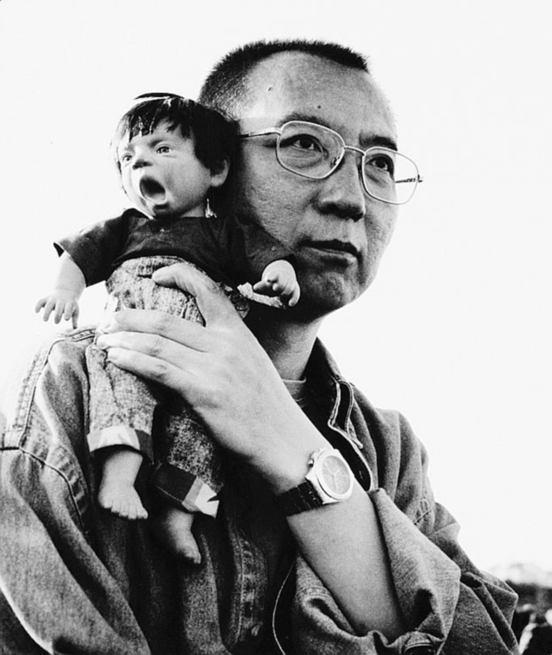 Simbolo scomodo - L’8 ottobre 2010 è stato insignito del Nobel per la Pace - LaPresse Il Nobel Liu Xiaobo libero, ma solo di morire