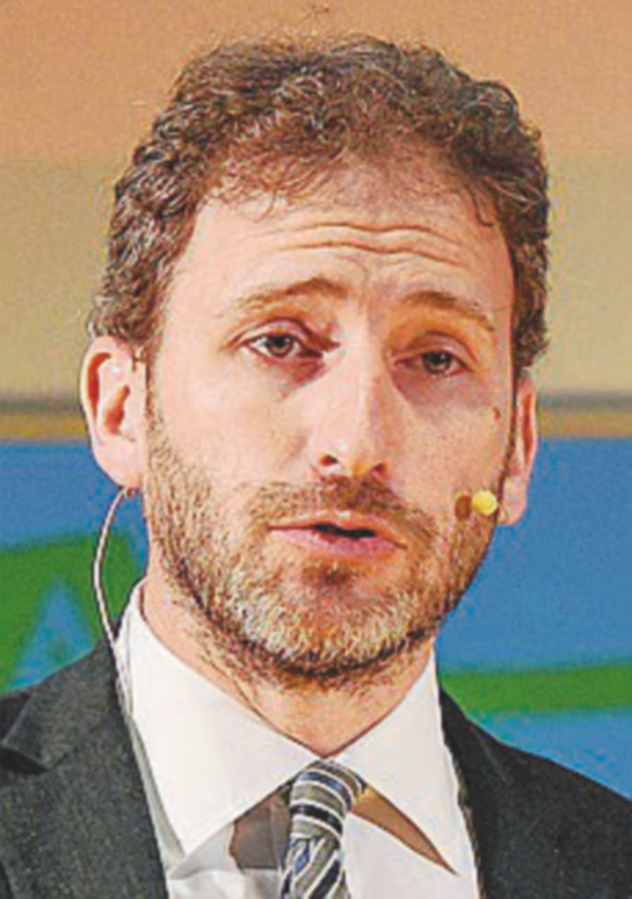 Davide Casaleggio alla Raggi: “Ora servono i risultati” Davide Casaleggio alla Raggi: “Ora servono i risultati”