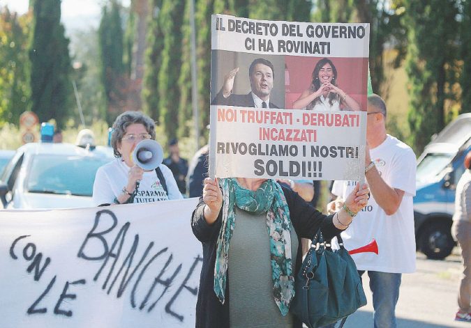 Lasciati a terra - Le proteste dei risparmiatori azzerati di Etruria - Ansa Venete, soluzione “Etruria”: col bail-in in fumo 5 miliardi