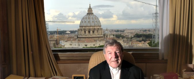 Pedofilia, il cardinale George Pell a processo per abusi sessuali su minori. “Sono innocente”