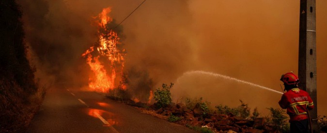 Copertina di Portogallo, un nuovo incendio a pochi chilometri da Pedrogao. Si schianta Canadair impegnato nei soccorsi