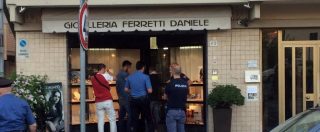 Copertina di Pisa, gioielliere reagisce a furto e spara: muore un rapinatore. Presunto complice in fuga