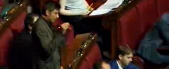 Copertina di Giustizia, Di Battista al Pd: “Avete lo stesso numero corrotti di Forza Italia”