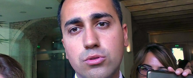 Copertina di Migranti, Di Maio: “Minniti dice che non c’è emergenza? È fuori dal mondo. Da Raggi grido d’allarme a tutta Ue”