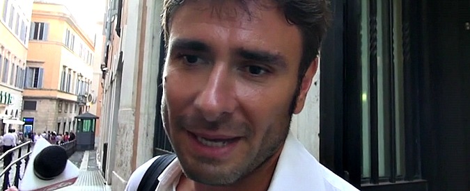 Copertina di Amministrative, Di Battista (M5s): “Nessuna battuta d’arresto. Per noi più complicato perché soli contro accozzaglia di liste”