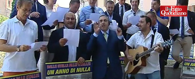 Copertina di Roma, Gasparri dedica stornello a Virginia Raggi: “E venne il topo che mangiò il gabbiano…”