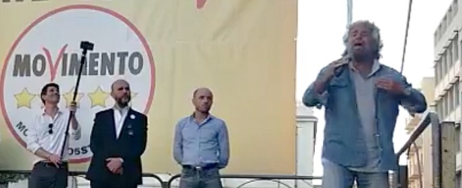 Copertina di Elezioni, la provocazione di Grillo: “A cosa serve votare? Non ci va più nessuno. Tanto vale fare a sorteggio”