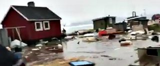 Copertina di Groenlandia, tsunami dopo terremoto: quattro dispersi. Le immagini della fuga dalle onde anomale