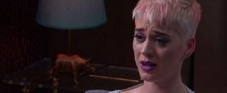 Copertina di Katy Perry in lacrime davanti allo psicologo: “Mi vergogno di aver pensato al suicidio”