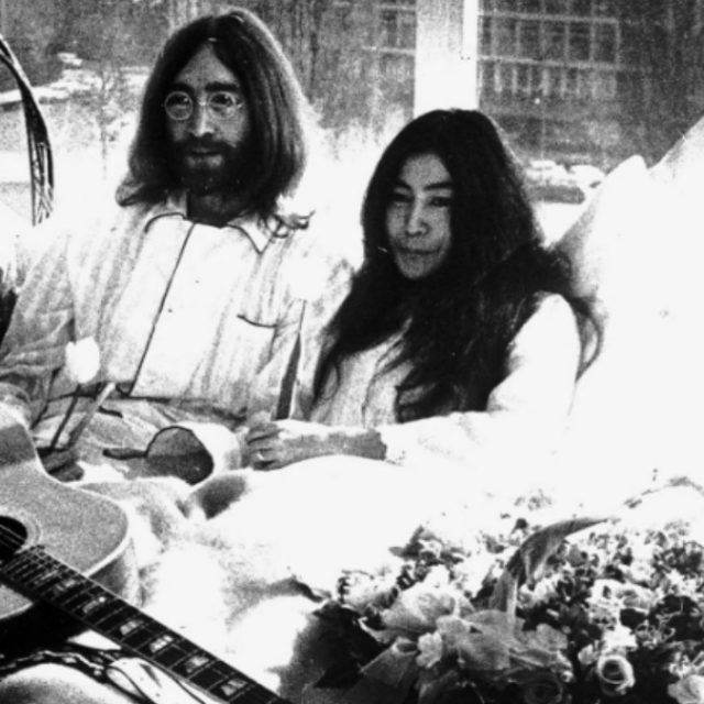 John Lennon, Yoko Ono diventa co-autrice di “Imagine”. Polemiche dei fan