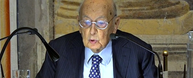 Copertina di Napolitano contro il voto anticipato: “Non c’è nessun motivo. Darebbe un contributo negativo alla credibilità del Paese”